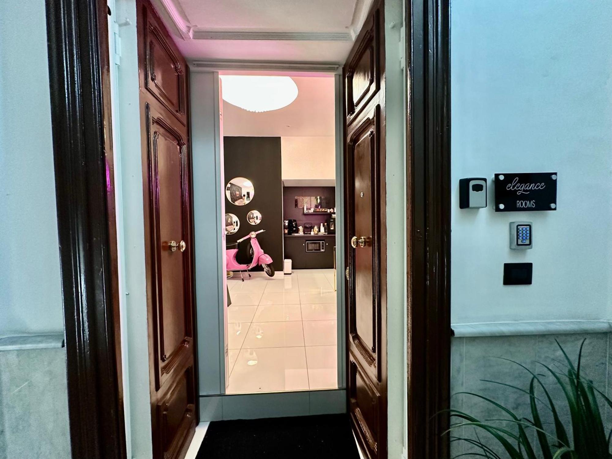 Elegance Rooms Spaccanapoli Екстер'єр фото