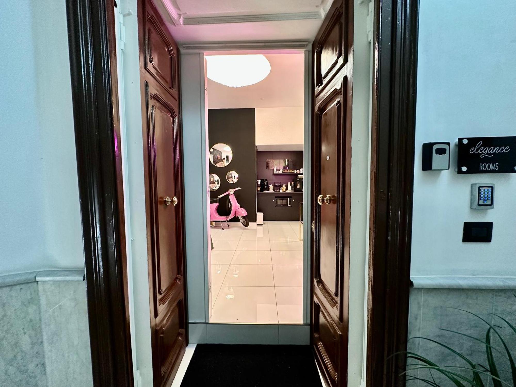 Elegance Rooms Spaccanapoli Екстер'єр фото